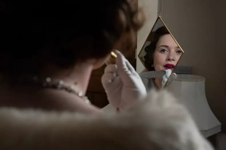 YOUNG QUEEN ELIZABETH LOOK-A-LIKE