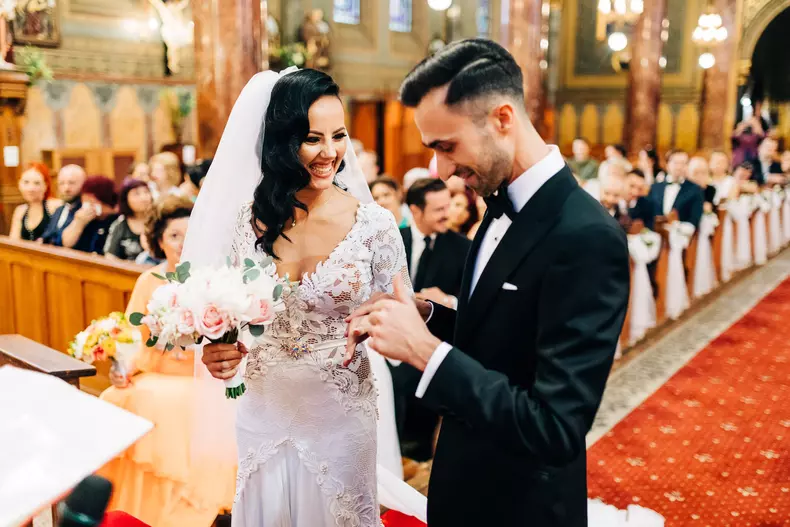 cine-este-alina-petre-3