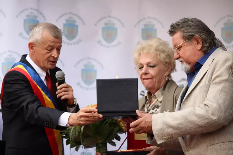 ILEANA STANA IONESCU - SEBASTIAN PAPAIANI - WALK OF FAME