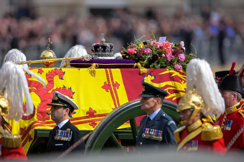 State Funeral Of Queen Elizabeth II - The Coffin En Route To Wellington Arch