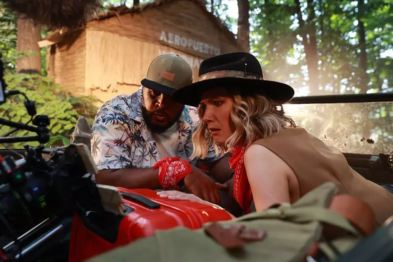 sunt-celebru-scoate-ma-de-aici-18