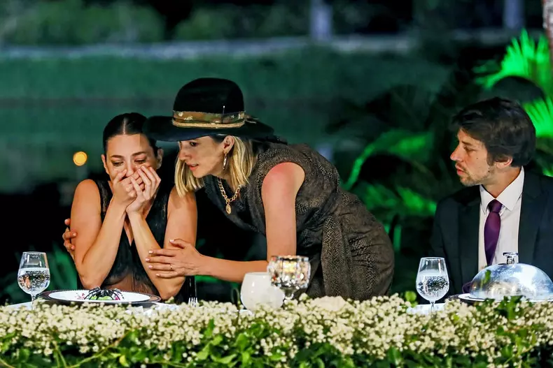 sunt-celebru-scoate-ma-de-aici-ep-1-3