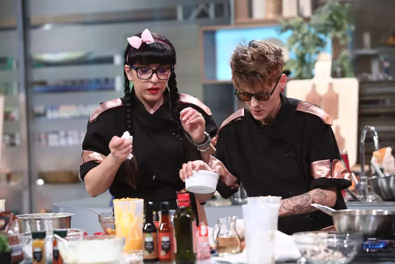 cine-este-roxana-crudu-oxi-1