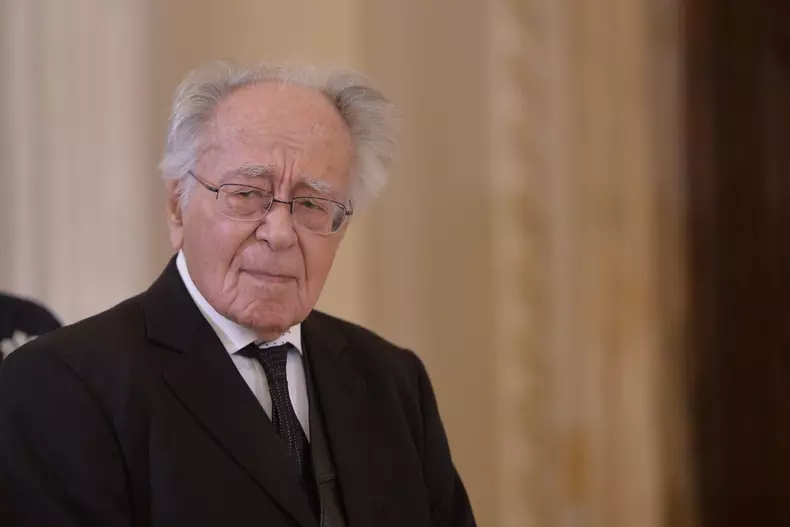 PRESEDINTIE - DEZBATERE - ROMANIA LA CENTENAR