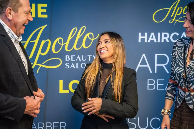 helumu-duckadam-bella-santiago-la-salon-apollo-1