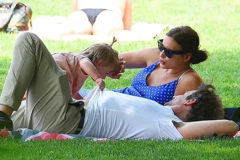 *EXCLUSIVE* Irina Shayk and Bradley Cooper take their daughter to the Hudson river park