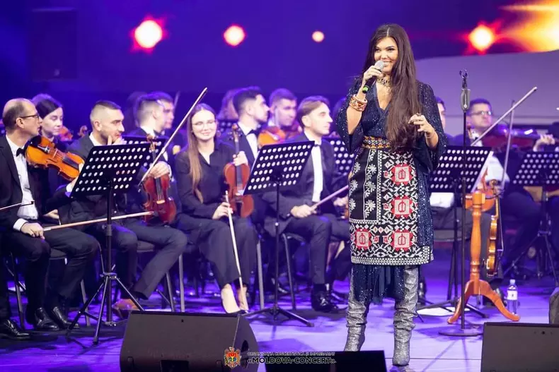 paula seling frumoasa pe scena