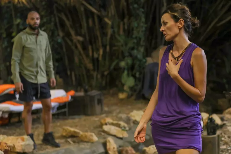 ruxi-sunt-celebru-scoate-ma-de-aici