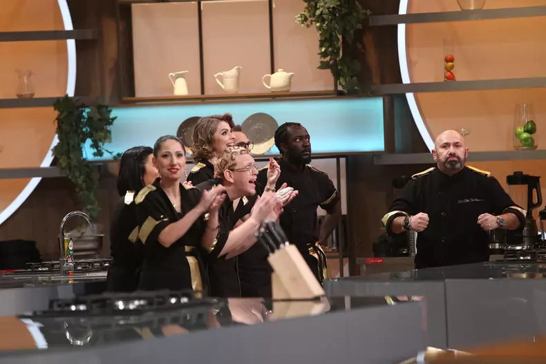 tobi-ibitoye-a-fost-eliminat-la-chefi-la-cutite-