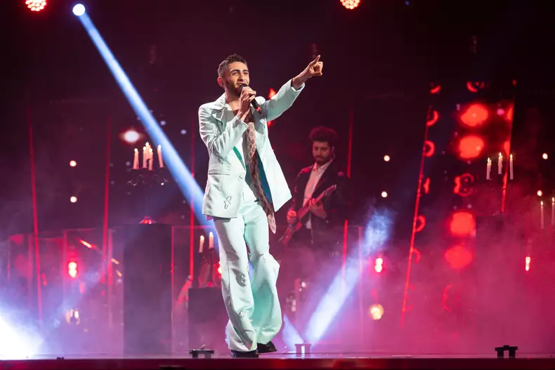 iulian-nunuca-finalist-vocea-romaniei-1-scaled-1