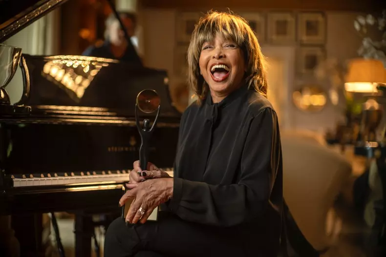 a murit tina turner
