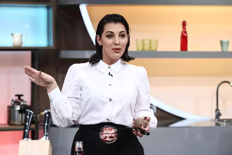 amalia mihart chefi la cutite chefu