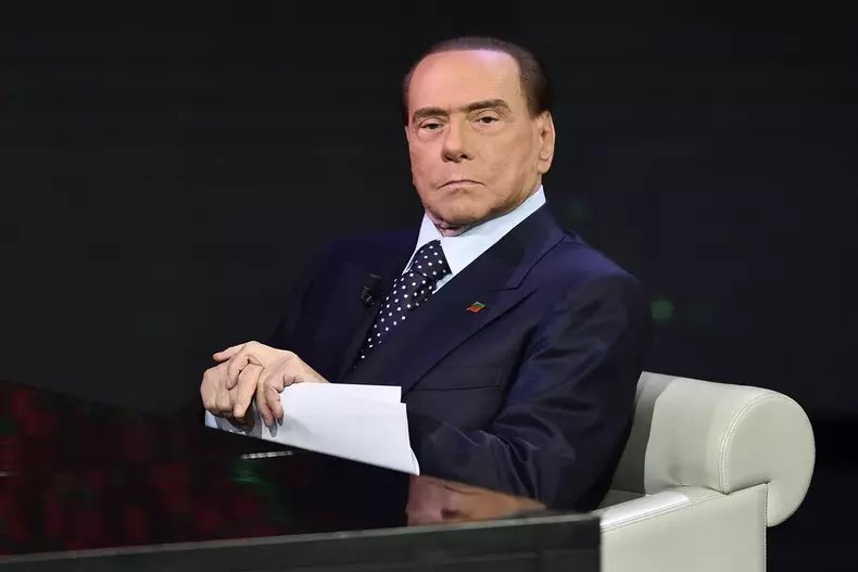 berlusconi a murit