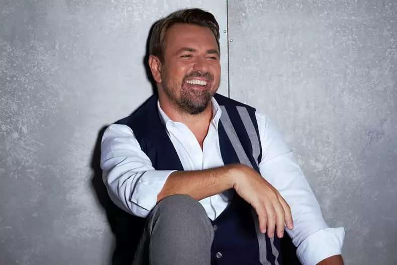 cum-arata-horia-brenciu-cand-a-aparut-prima-oara-la-tv.-prezenta-o-emisiune-complet-noua-pentru-romania-1