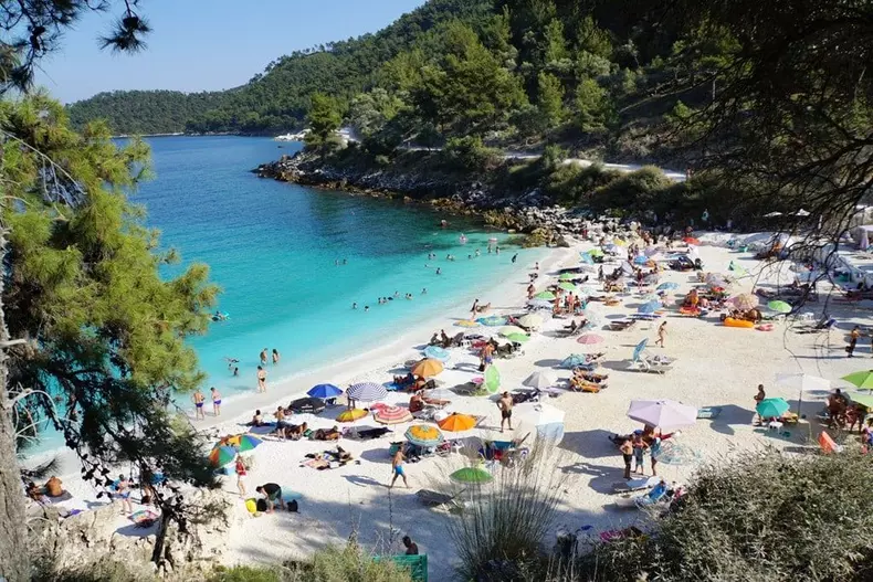 Marble Beach tursiti romani