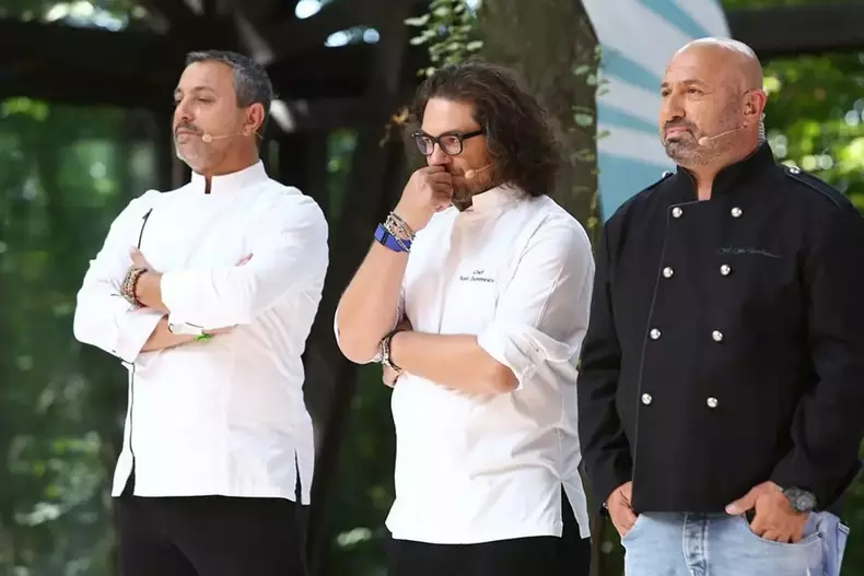 de-ce-au-fost-dati-afara-florin-dumitrescu-sorin-bontea-si-catalin-scarlatescu-de-la-chefi-la-cutite.-antena-1-a-facut-anuntul-oficial-s-a-aflat-motivul-plecarii