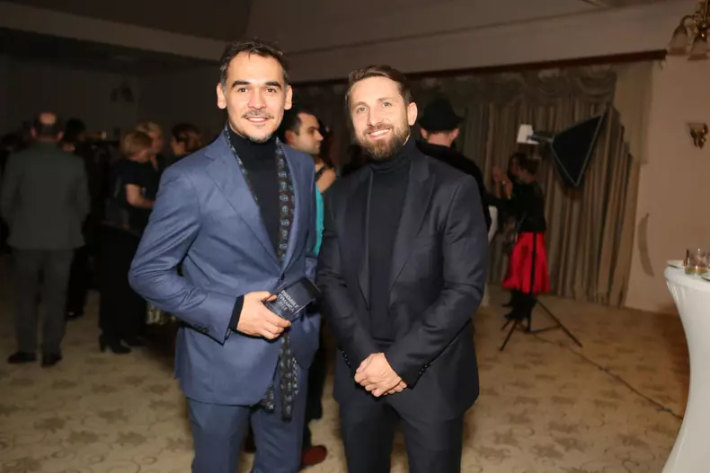 castigatori-premiile-tv-mania-razvan-simion-s-si-dani-otil