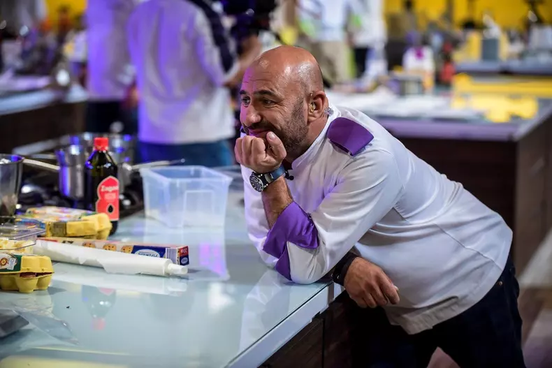 scarlatescu chefi la cutite