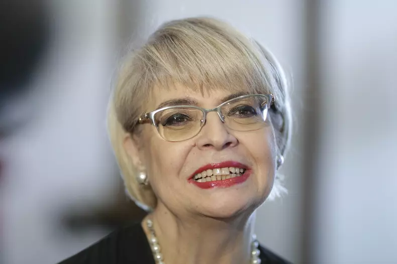 ce-vrea-sa-faca-irina-margareta-nistor-cu-averea-ei.-decizia-ei-a-uimit-pe-toata-lumea-scaled-2