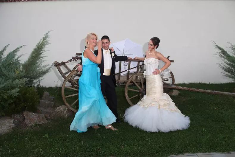 323414_10151187350322430_694037341_o