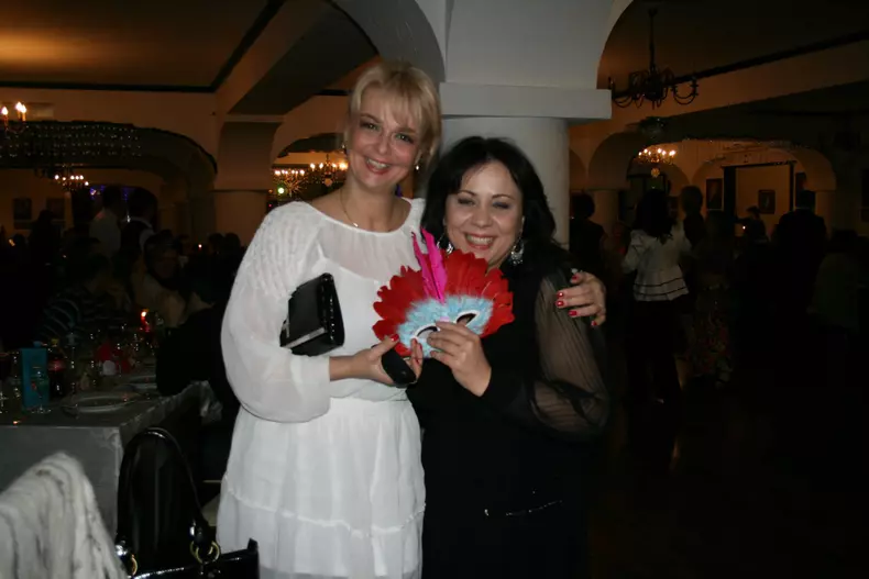 740581_408444619246104_2098179180_o