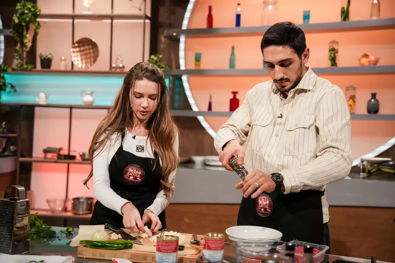 otilia-bilionera-si-bekir_2