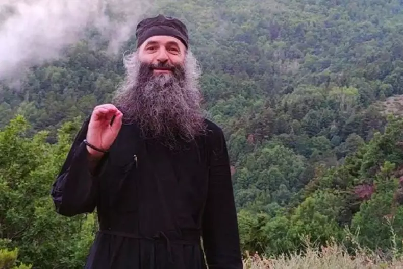 parintele-pimen-vlad-muntele-athos-930x620-1