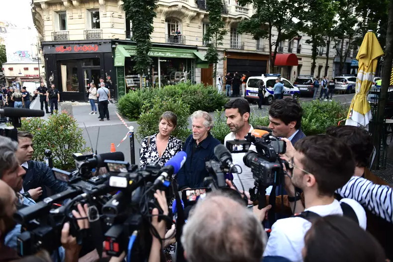 PARIS: a car crashes into a terrass