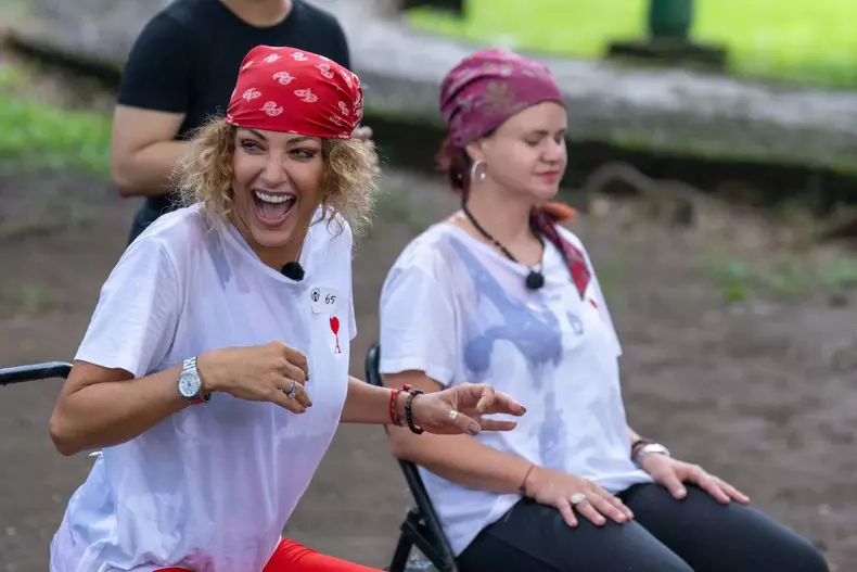 Anca Țurcașiu și Andreea Samson7