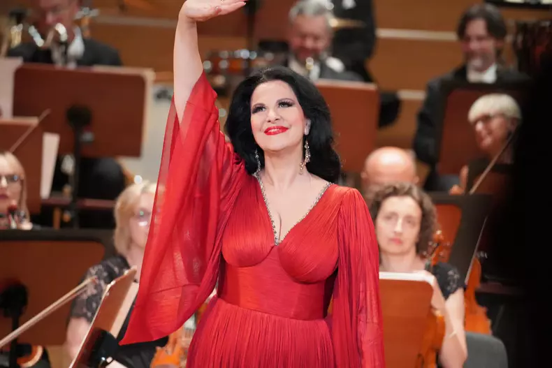angela-gheorghiu-8