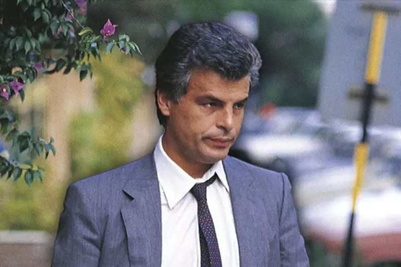 Il-mai-tii-minte-pe-comisarul-Corrado-Cattani-din-Caracatita-Facea-furori-printre-romance.-E-total-schimbat-nu-il-recunosti