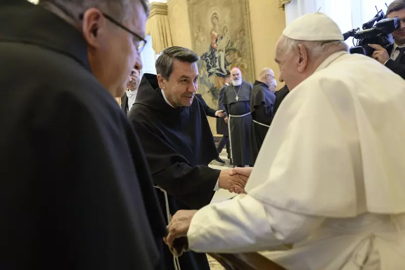 c6255bff-ba2c-45f6-b873-06b5b81cb541