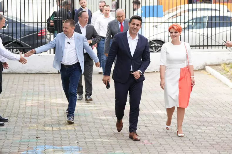 lia-olguta-vasilescu-claudiu-manda-2