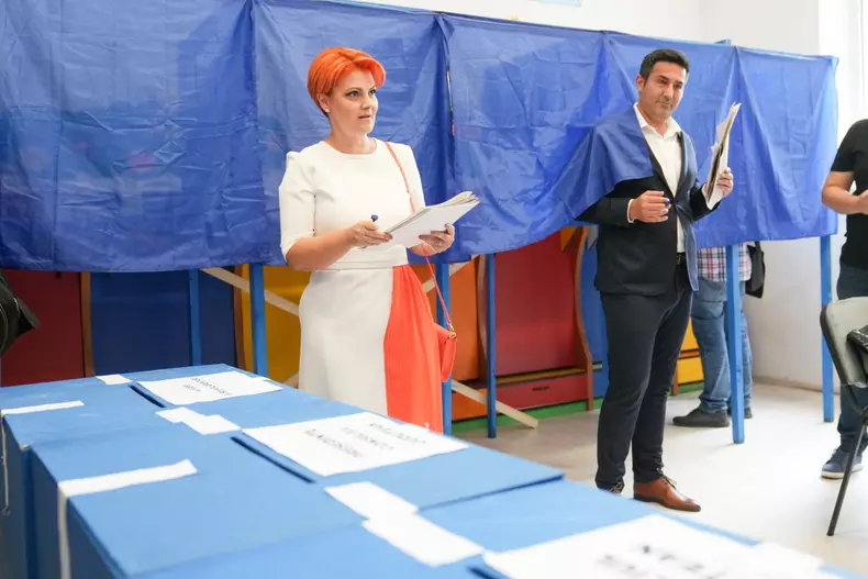lia-olguta-vasilescu-claudiu-manda
