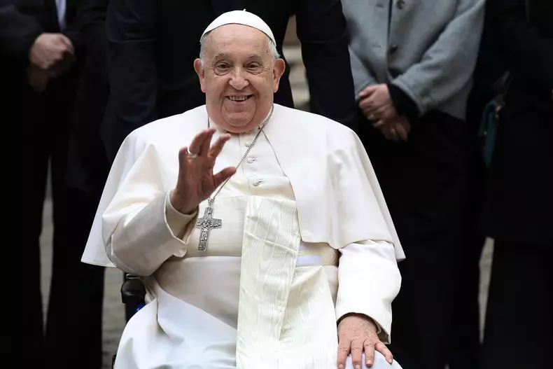 VATICAN-POPE-RELIGION-POPEMOBILE