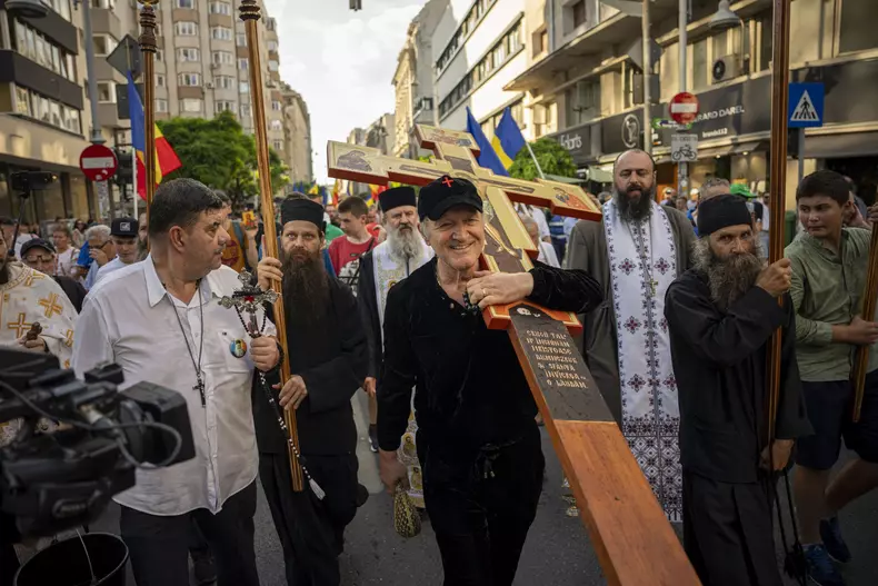 BUCURESTI - MARS RELIGIOS - FRATIA ORTODOXA