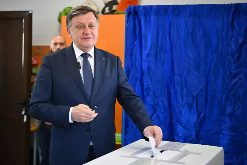 Romania goes to polls for 1st round of presidential elections