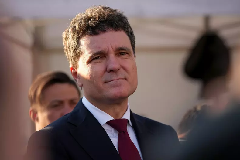 BUCURESTI - PIATA VICTORIEI - MITING ELECTORAL - NICUSOR DAN
