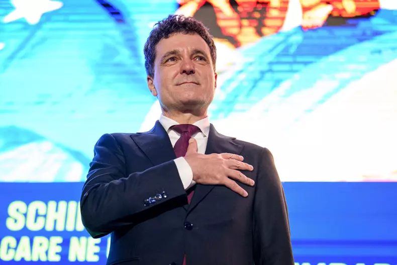 BUCURESTI - PIATA VICTORIEI - MITING ELECTORAL - NICUSOR DAN