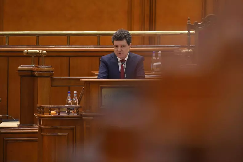 BUCURESTI - PARLAMENT - DEPUNERE JURAMANT - NICUSOR DAN