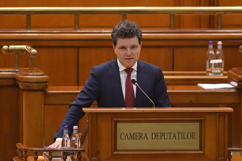 BUCURESTI - PARLAMENT - DEPUNERE JURAMANT - NICUSOR DAN