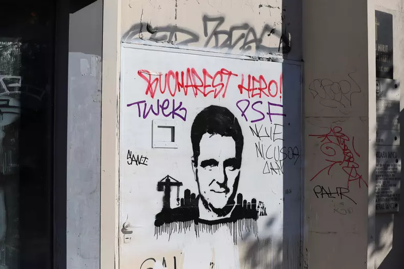 mitus - nicusor dan (1)