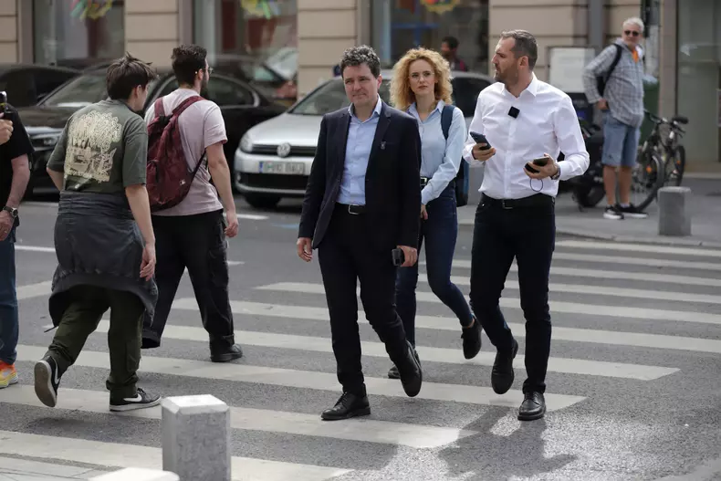 mitus - nicusor dan (28)