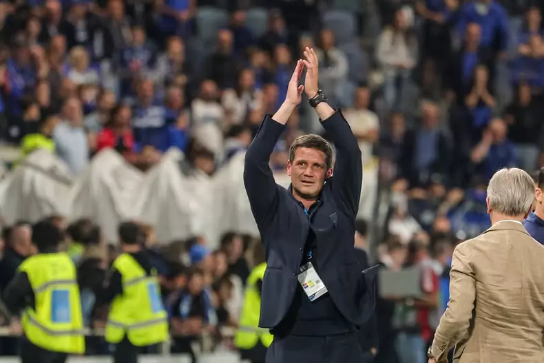 Chivu-7