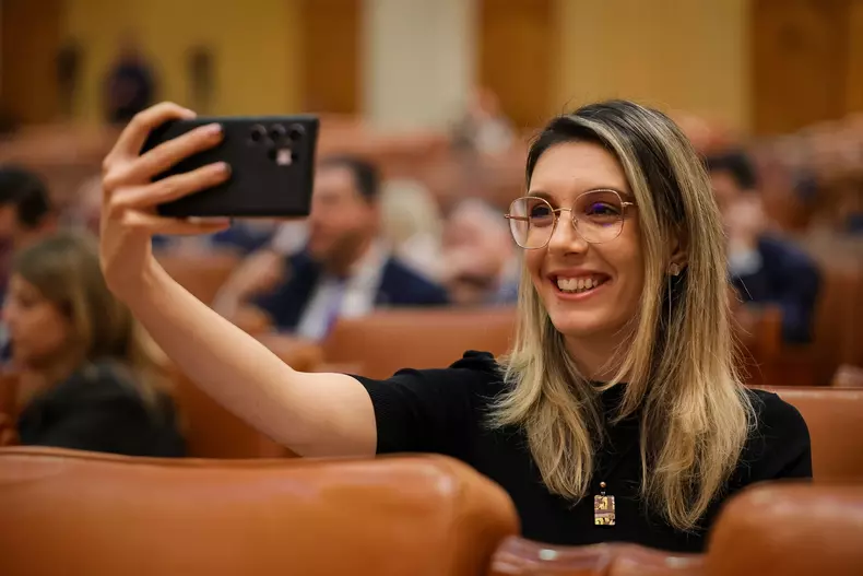 cine-este-Diana-Buzoianu-ministrul-Mediului-10