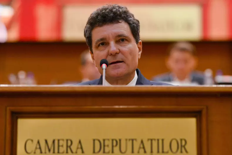 BUCURESTI - PARLAMENT - DEPUNERE JURAMANT - NICUSOR DAN