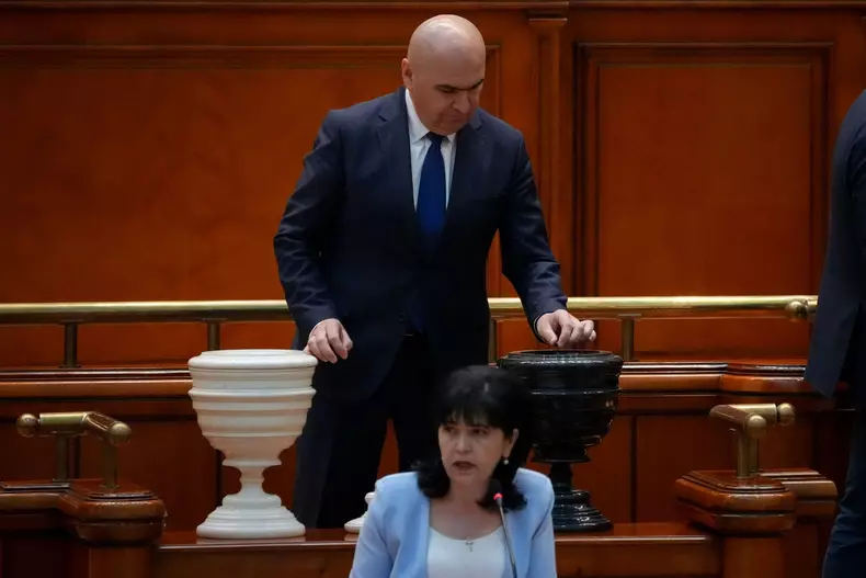BUCURESTI - PARLAMENT - SEDINTA IN PLEN - VOT DE INVESTITURA A C
