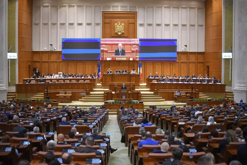 BUCURESTI - PARLAMENT - SEDINTA IN PLEN - VOT DE INVESTITURA A C