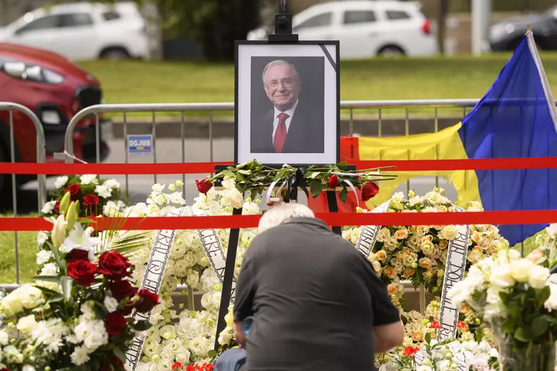 BUCURESTI - PALATUL COTROCENI - FUNERALII - ION ILIESCU