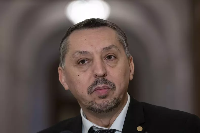 BUCURESTI - PARLAMENT - DEZBATERE - EPIDEMIA DROGURI IN SCOLI SI